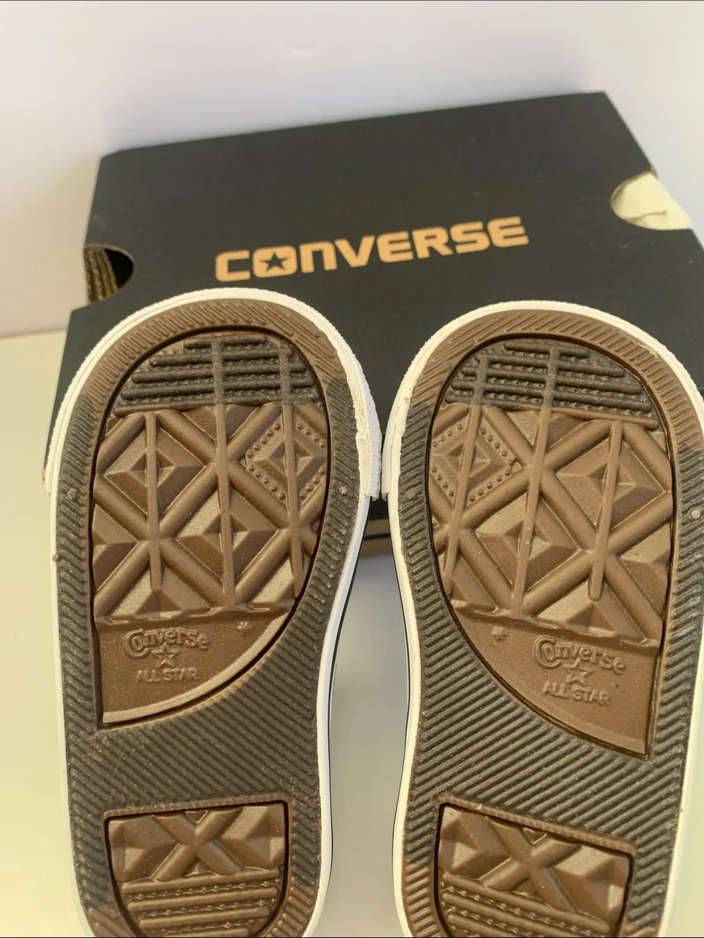 Converse classic low